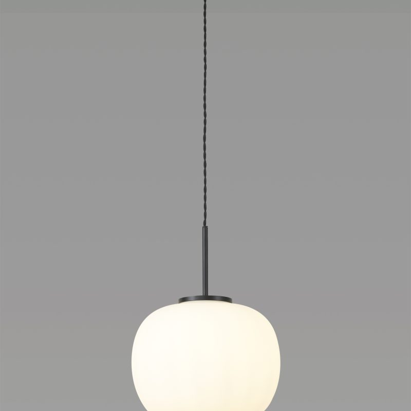 Single Pendant Medium Matt black With Opal Glass