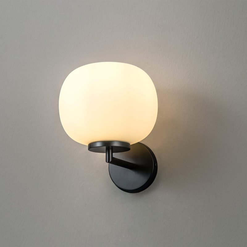 400979 Shell 1 Light Matt Black Wall Light