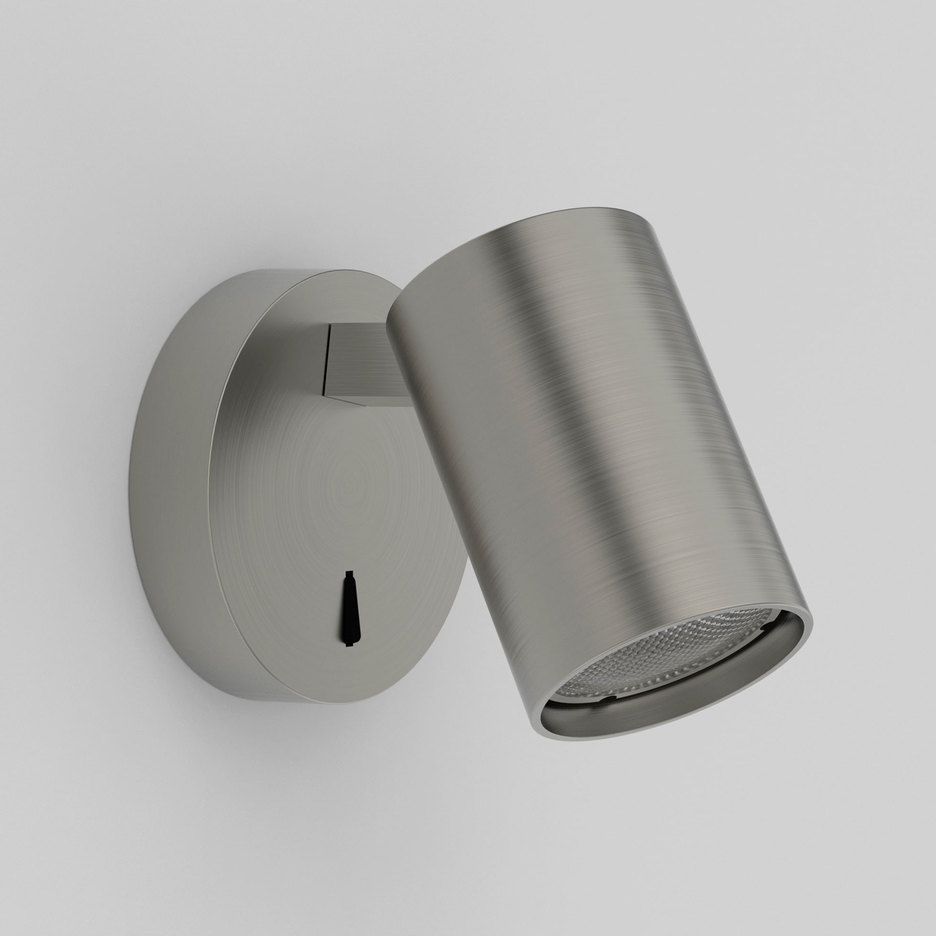 Mono Single Spotlight Matt Nickel switched